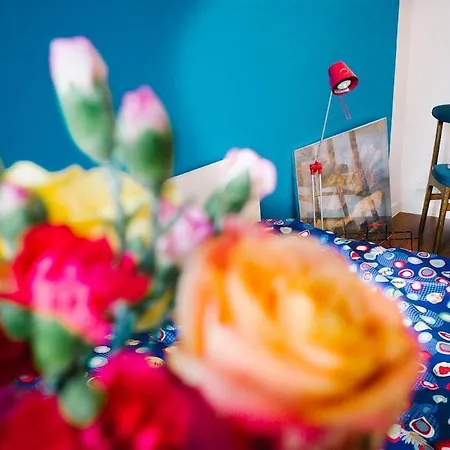 Nouveau Vintage At Old Town Apartment